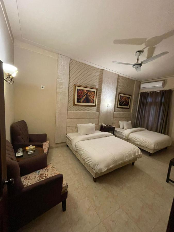 Shelton Hotel Mardan Exterior foto